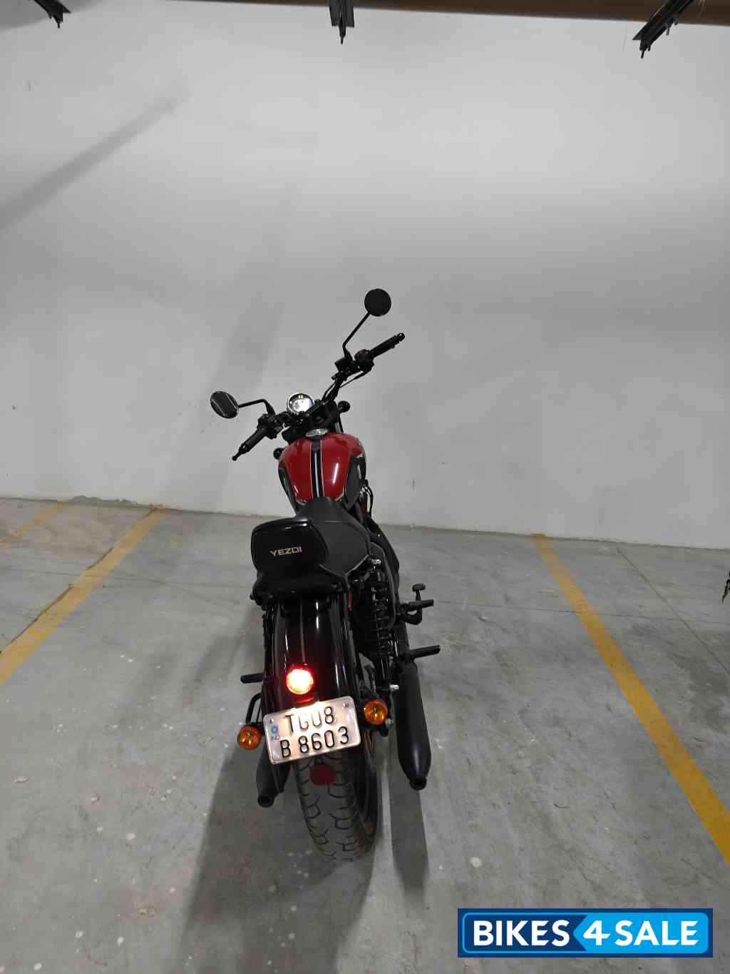 Yezdi Roadster Dual Tone