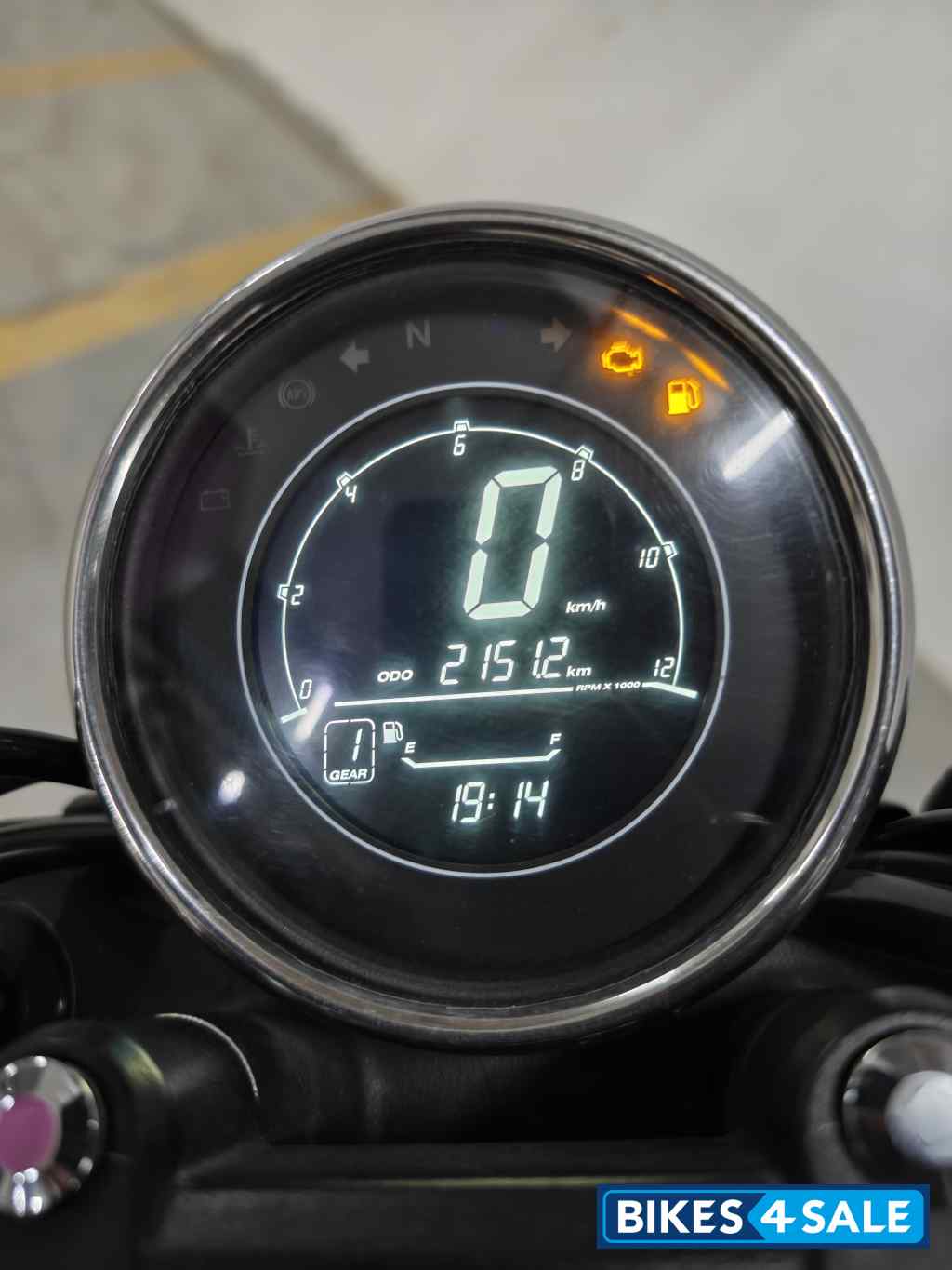 Yezdi Roadster Dual Tone