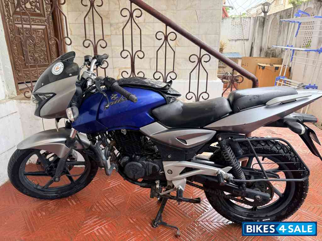 Silver Bajaj Pulsar 200 DTSi