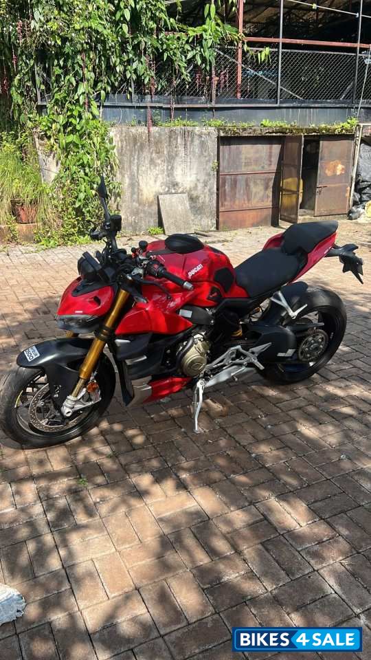 Ducati Streetfighter V4
