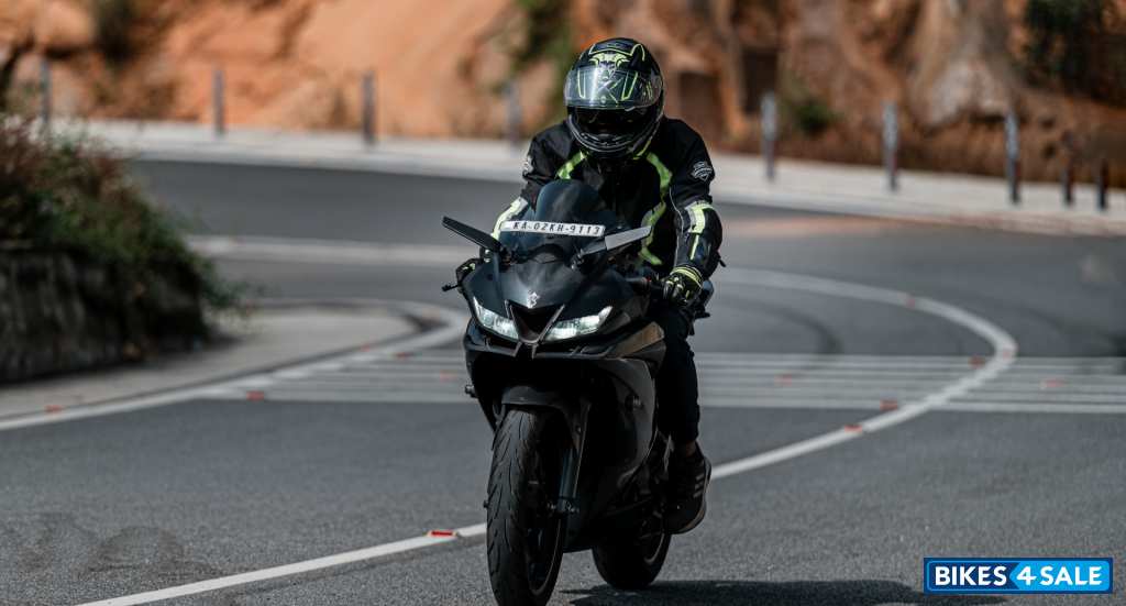 Black Yamaha YZF R15 V3