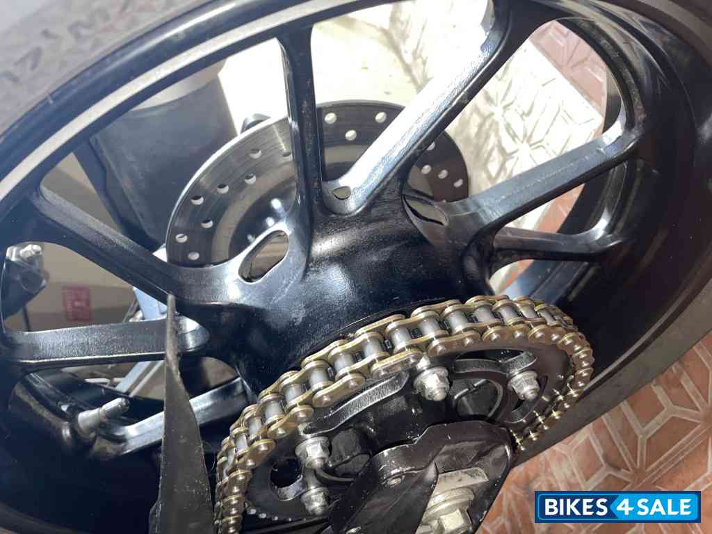 Black Yamaha YZF R15 V3