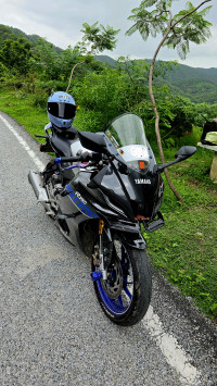Yamaha R15M
