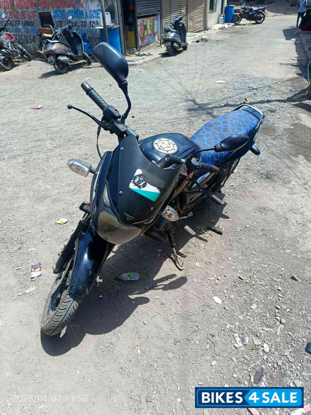 E Black Bajaj Pulsar 150 DTSi