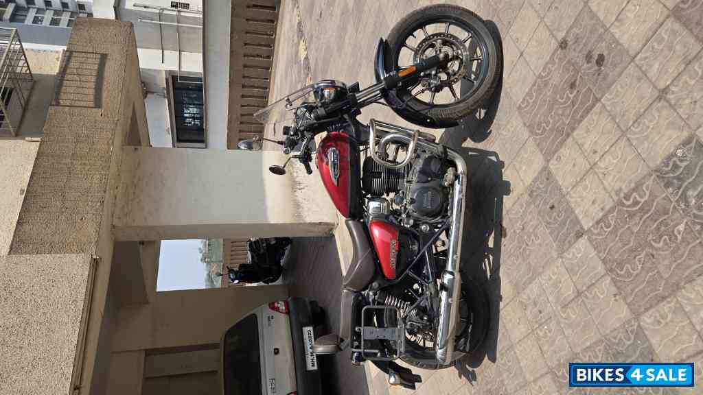 Royal Enfield Meteor 350 Supernova