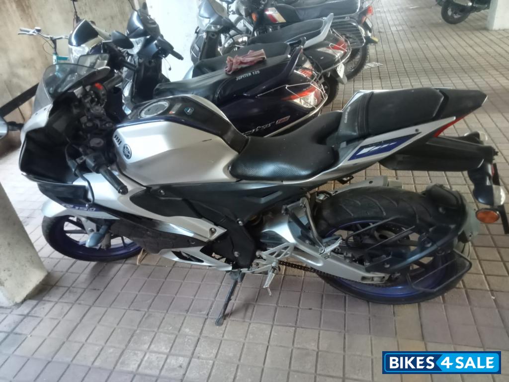 Yamaha R15 V4