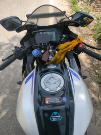 Metallic White Yamaha R15M Icon Performance