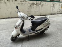 White Mahindra Duro DZ