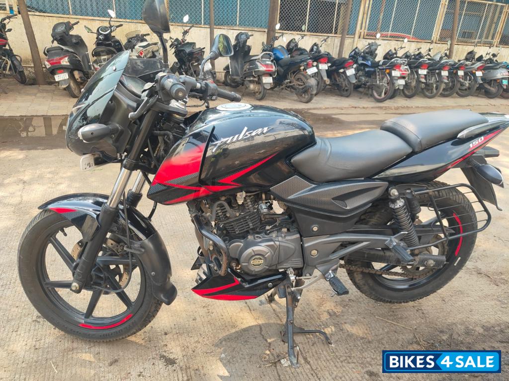 Black And Red Bajaj Pulsar 150