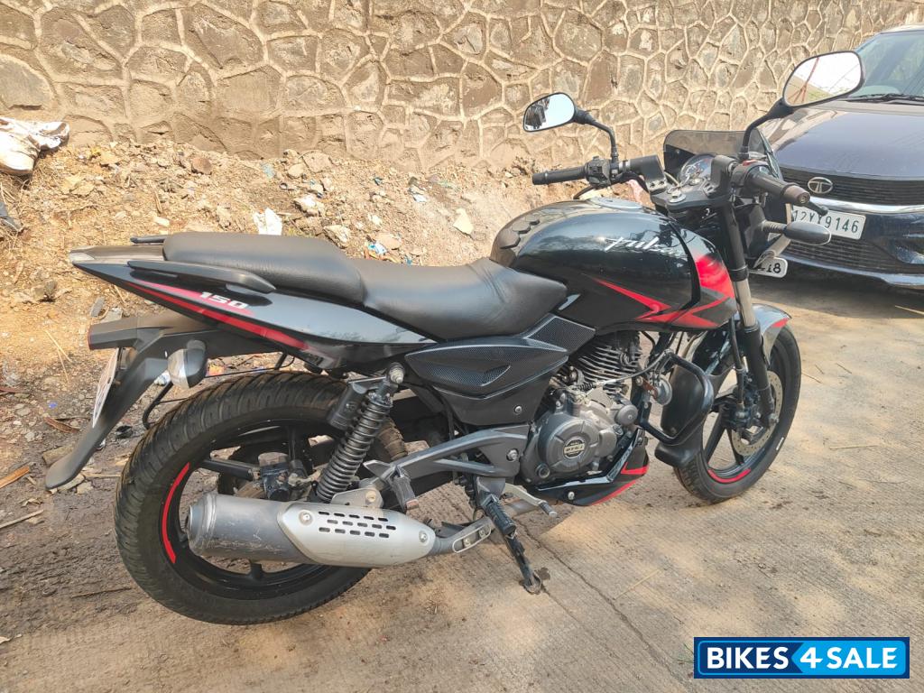 Black And Red Bajaj Pulsar 150