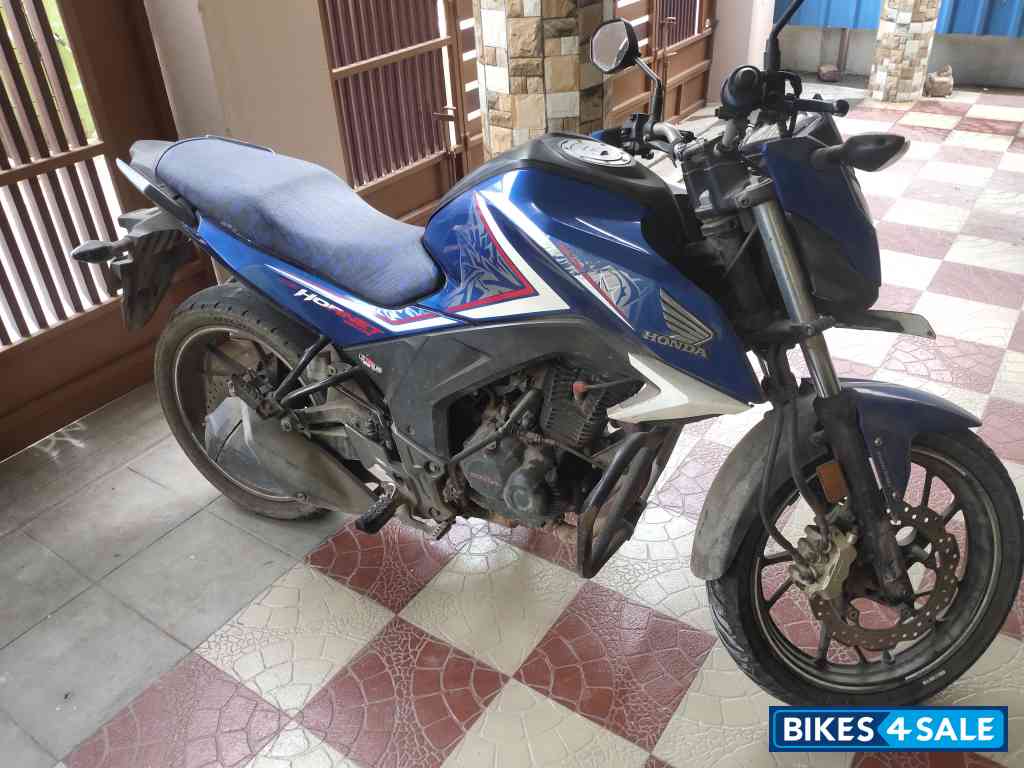 Honda CB Hornet 160R