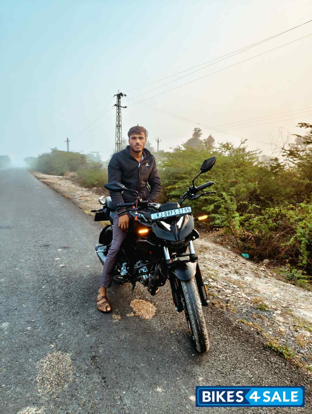 Black Hero Xtreme 125R