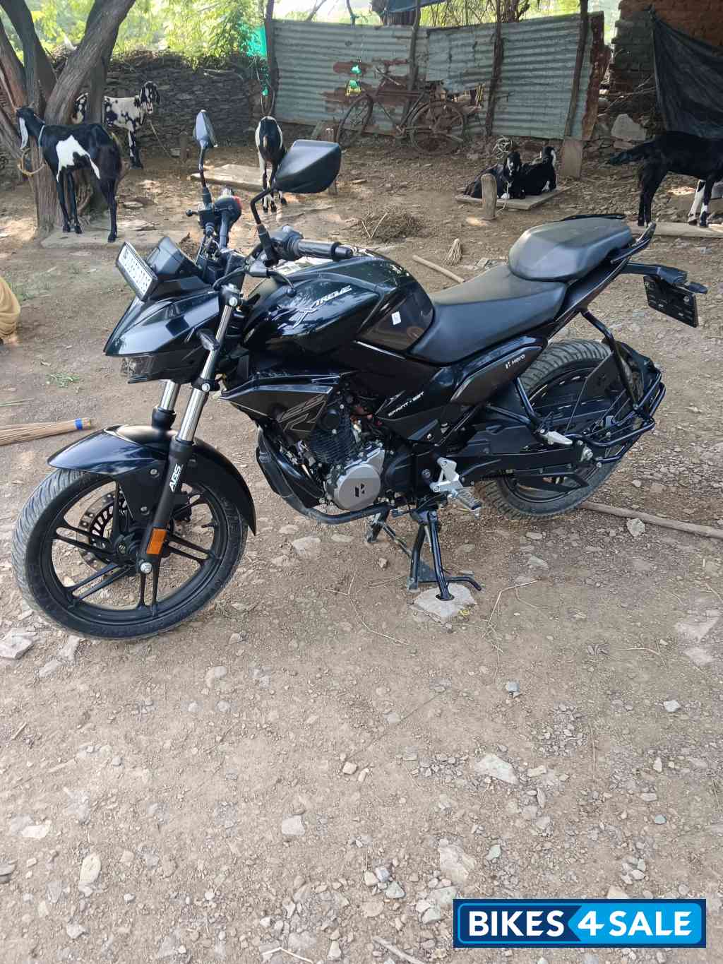Black Hero Xtreme 125R