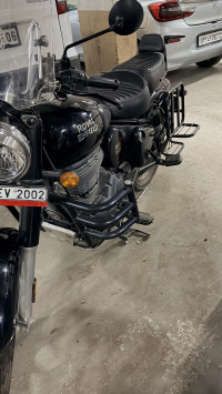 Black Royal Enfield Classic Stealth Black