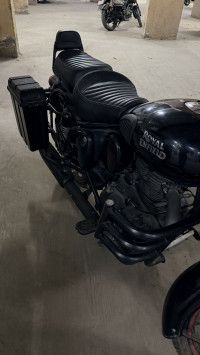 Black Royal Enfield Classic Stealth Black