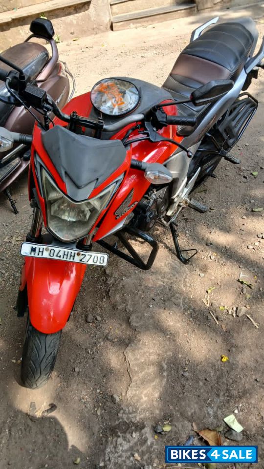 Red Honda CB Hornet 160R Red Honda CB Hornet 160R