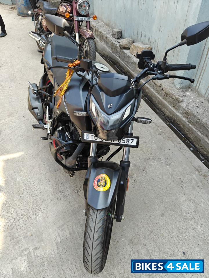 Black Hero Xtreme 160R BS6