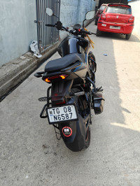Black Hero Xtreme 160R BS6