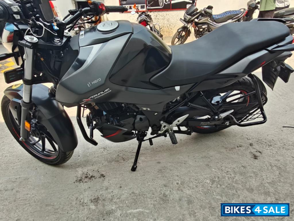 Black Hero Xtreme 160R BS6