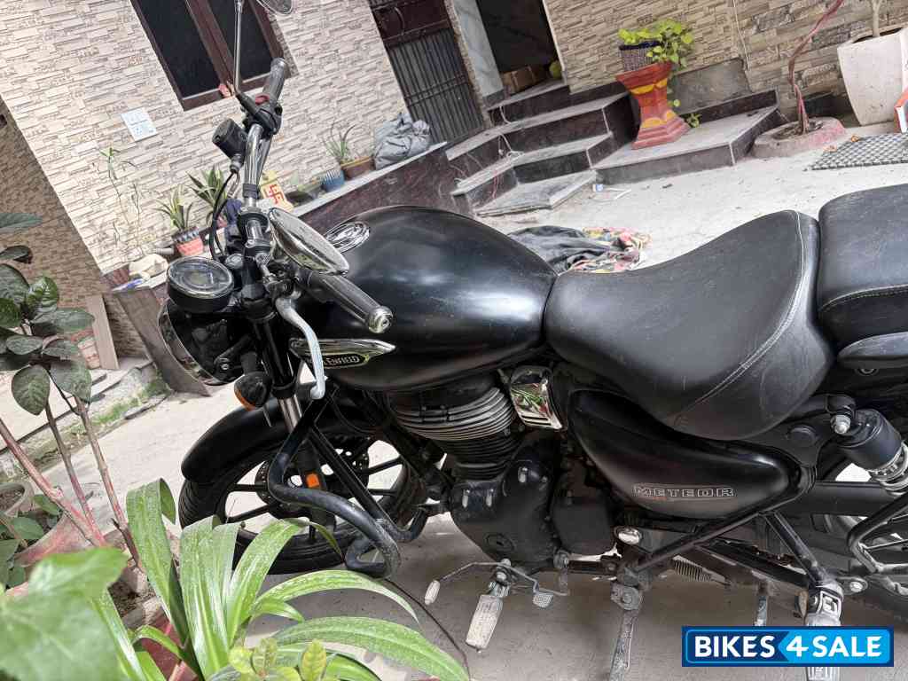 Royal Enfield Meteor 350 Stellar