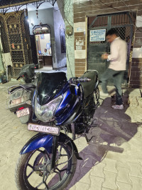 Bajaj Discover 150 F