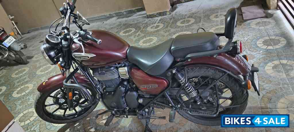 Royal Enfield Meteor 350 Stellar
