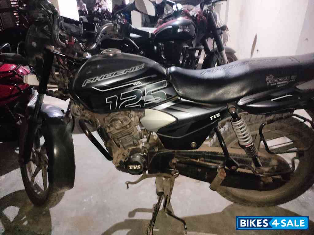 Silver Gray TVS Phoenix