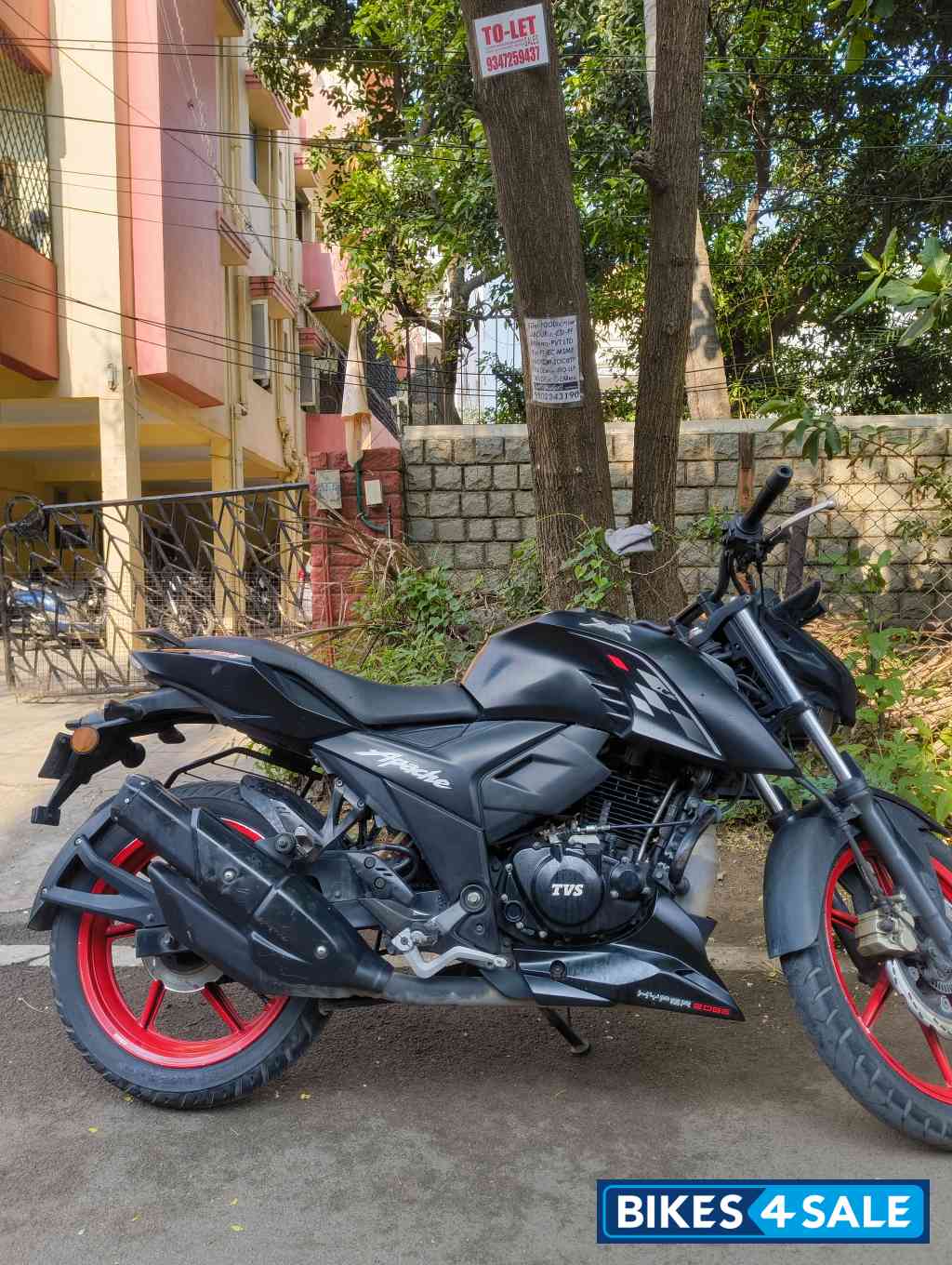 Matte Black TVS Apache RTR 160 4V Special Edition
