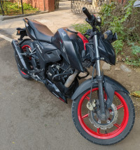 Matte Black TVS Apache RTR 160 4V Special Edition