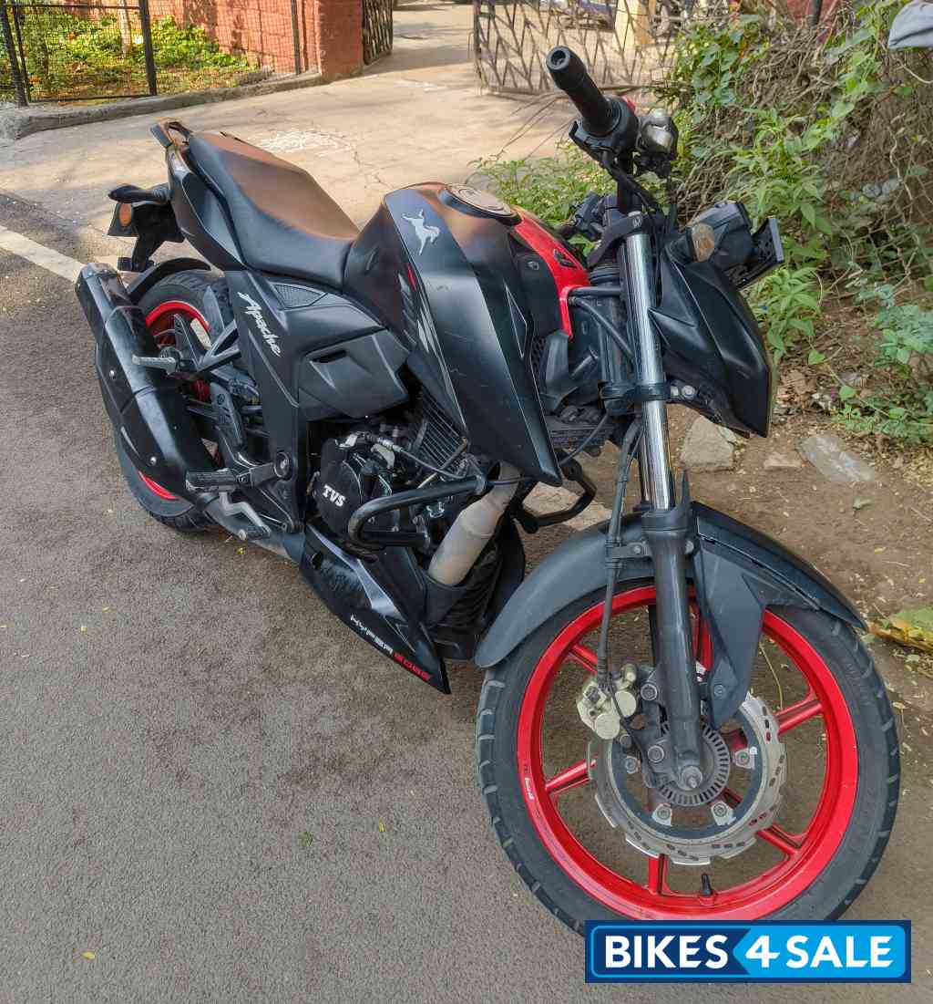 Matte Black TVS Apache RTR 160 4V Special Edition