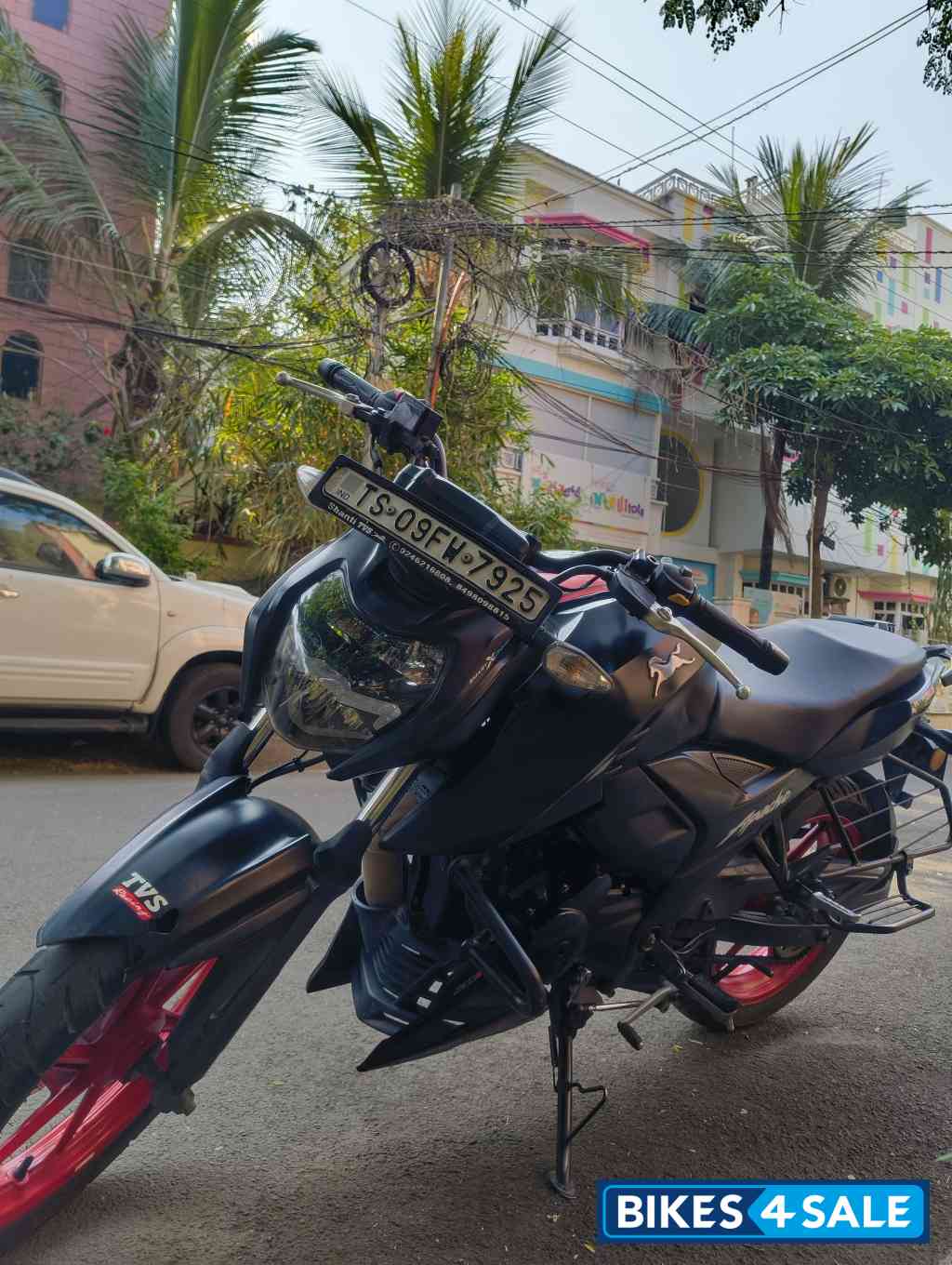 Matte Black TVS Apache RTR 160 4V Special Edition