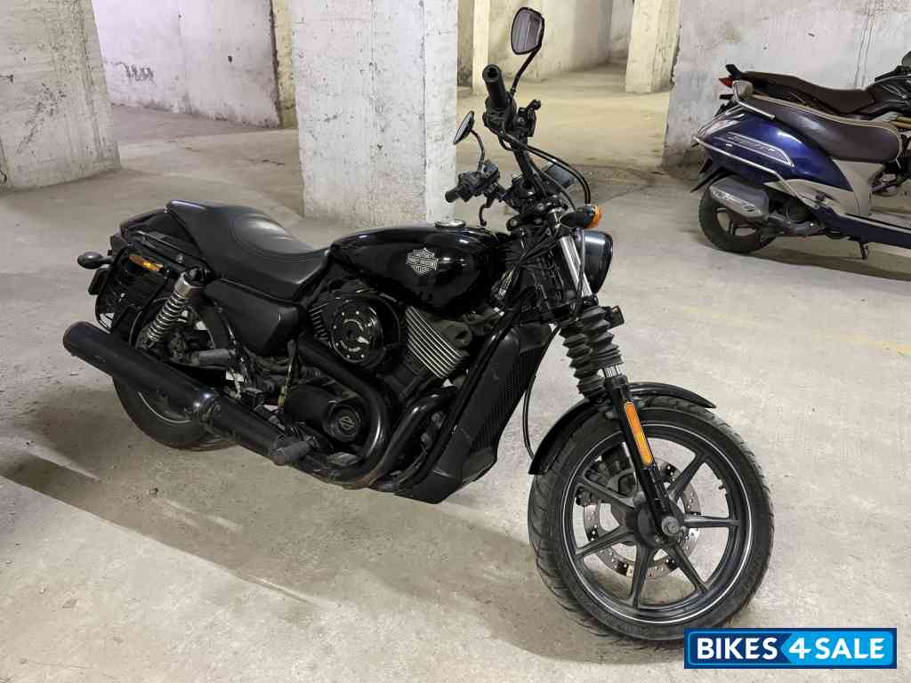 Black Gloss Harley Davidson Street 750