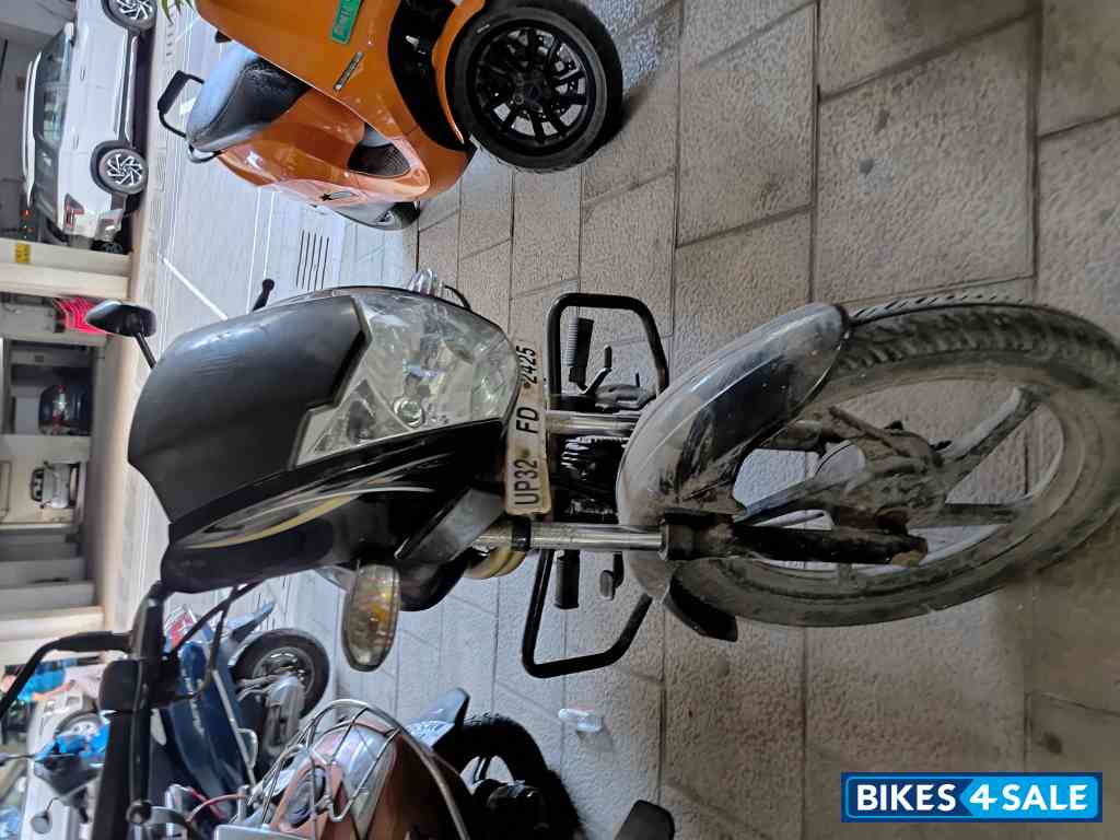 Black Mahindra Centuro Black Mahindra Centuro