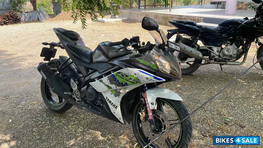 Yamaha YZF R15 V2