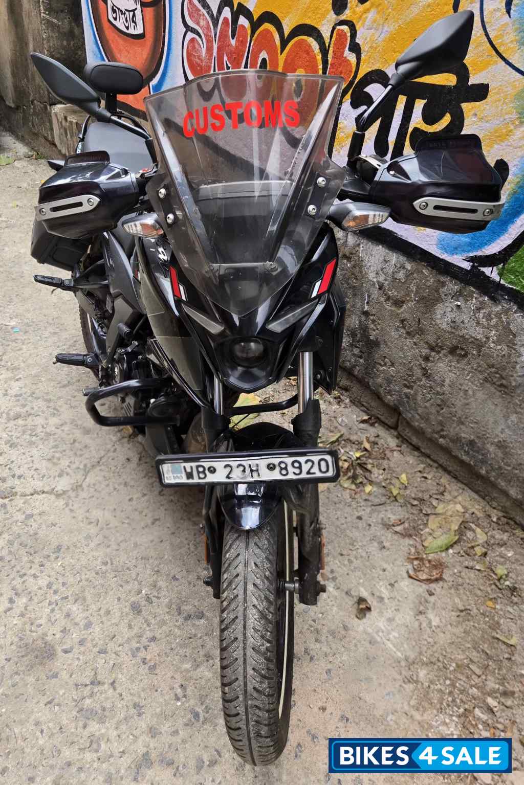 Ebony Black Bajaj Pulsar N150