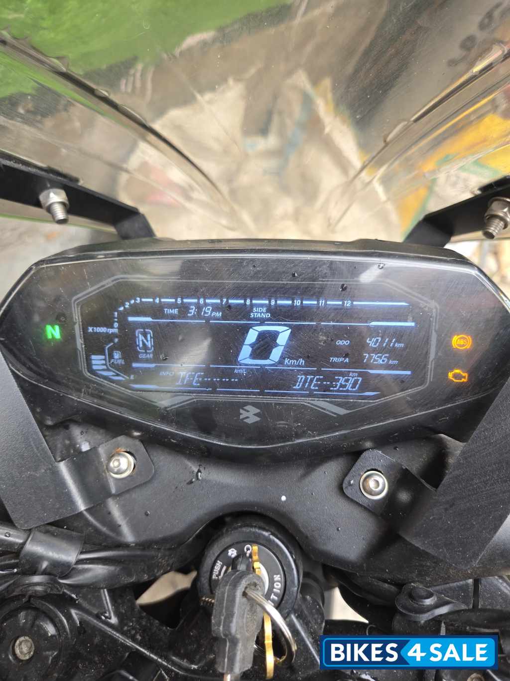 Ebony Black Bajaj Pulsar N150