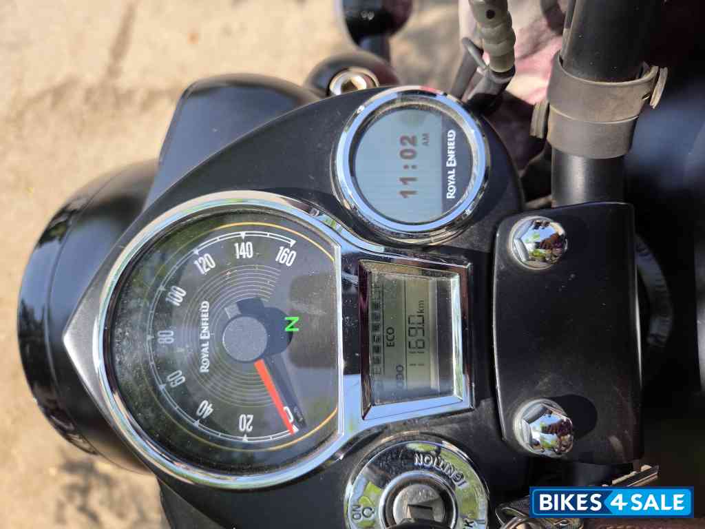 Royal Enfield Classic Stealth Black