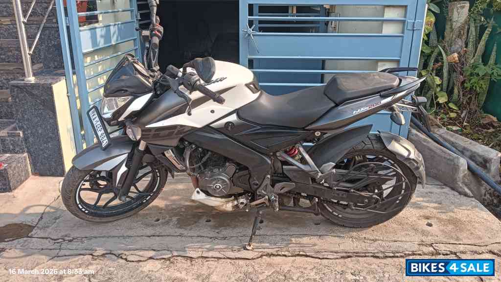 Bajaj Pulsar NS200