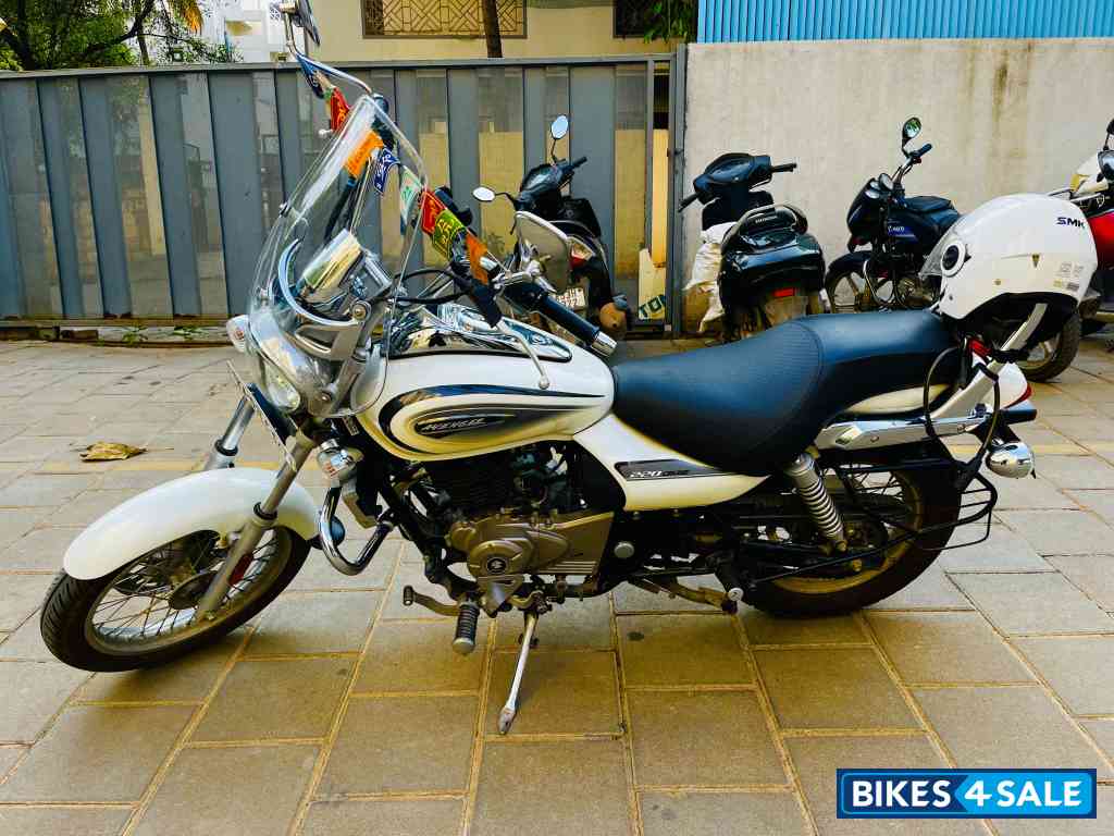 Bajaj Avenger Cruise 220 Bajaj Avenger Cruise 220