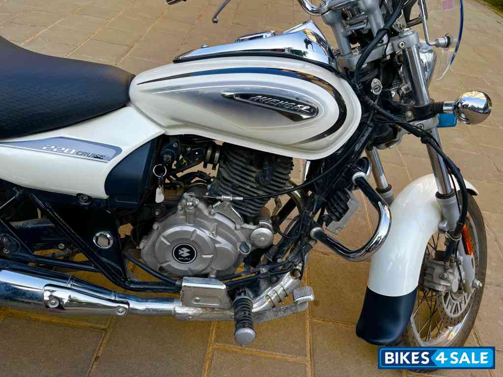 Bajaj Avenger Cruise 220 Bajaj Avenger Cruise 220
