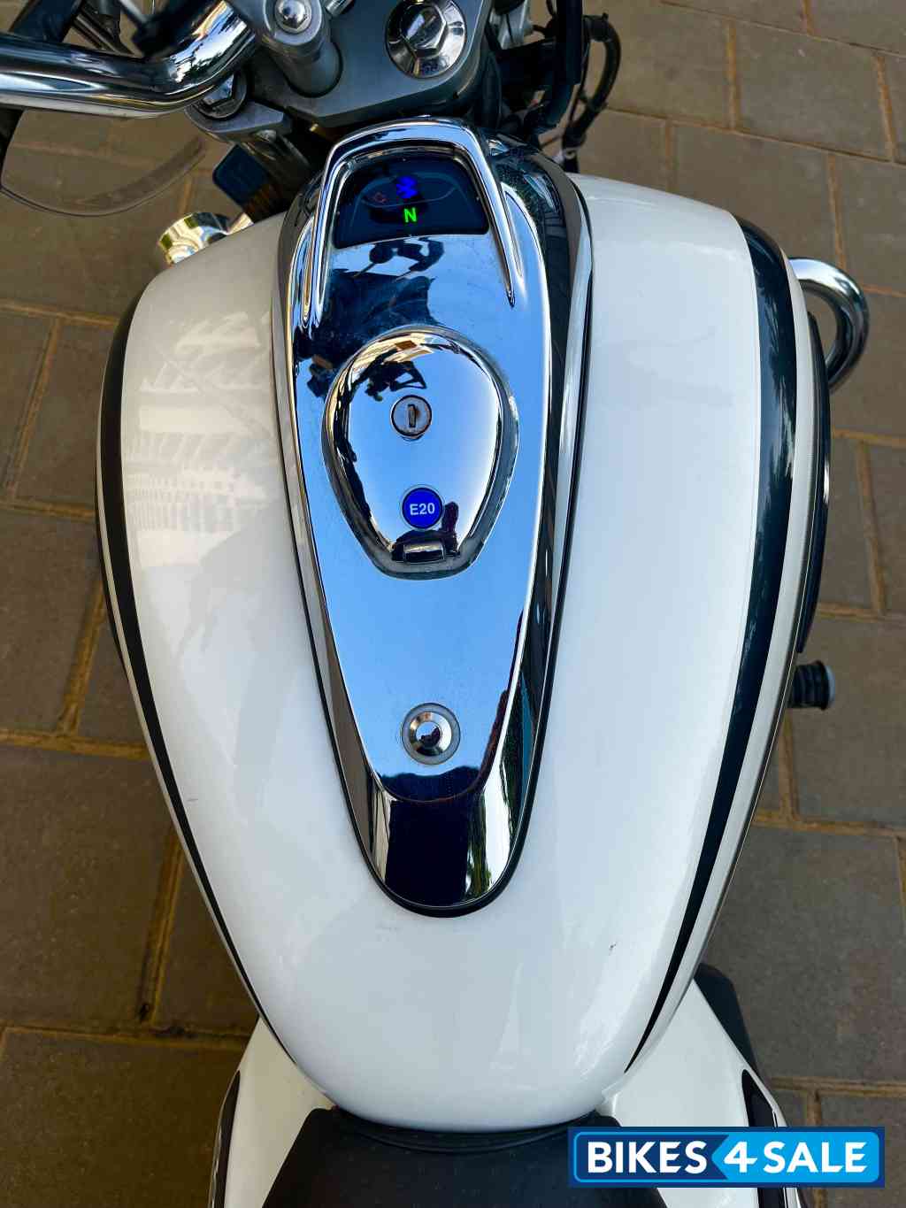 Bajaj Avenger Cruise 220 Bajaj Avenger Cruise 220