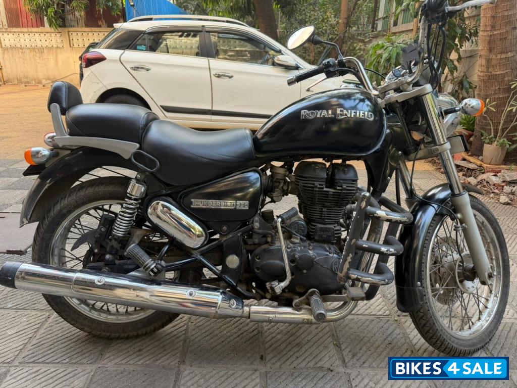 Mat Black Royal Enfield Thunderbird 350 Mat Black Royal Enfield Thunderbird 350