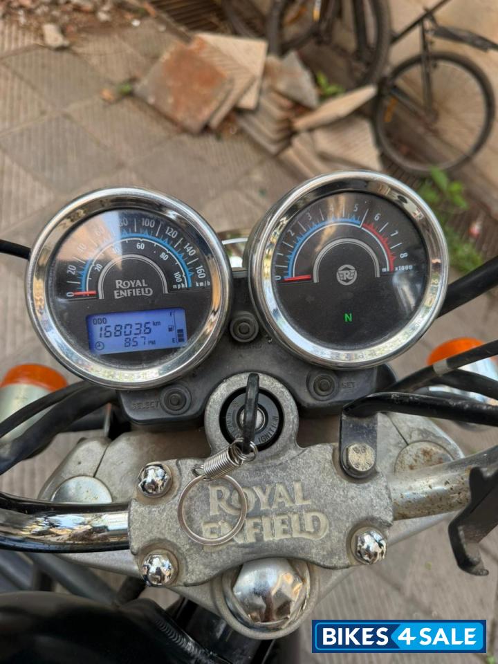 Mat Black Royal Enfield Thunderbird 350 Mat Black Royal Enfield Thunderbird 350