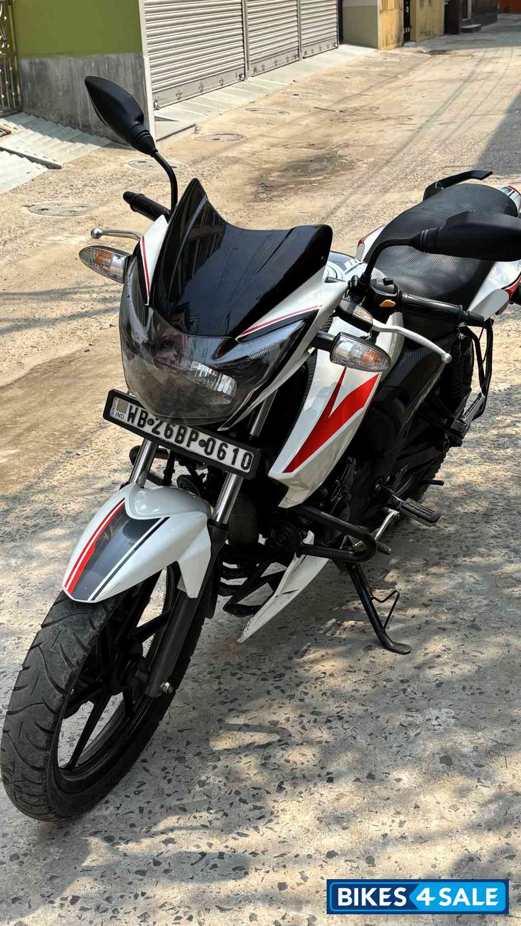 Pearl White TVS Apache RTR 160 BS VI