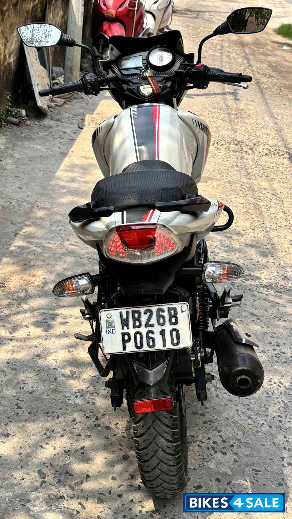 Pearl White TVS Apache RTR 160 BS VI