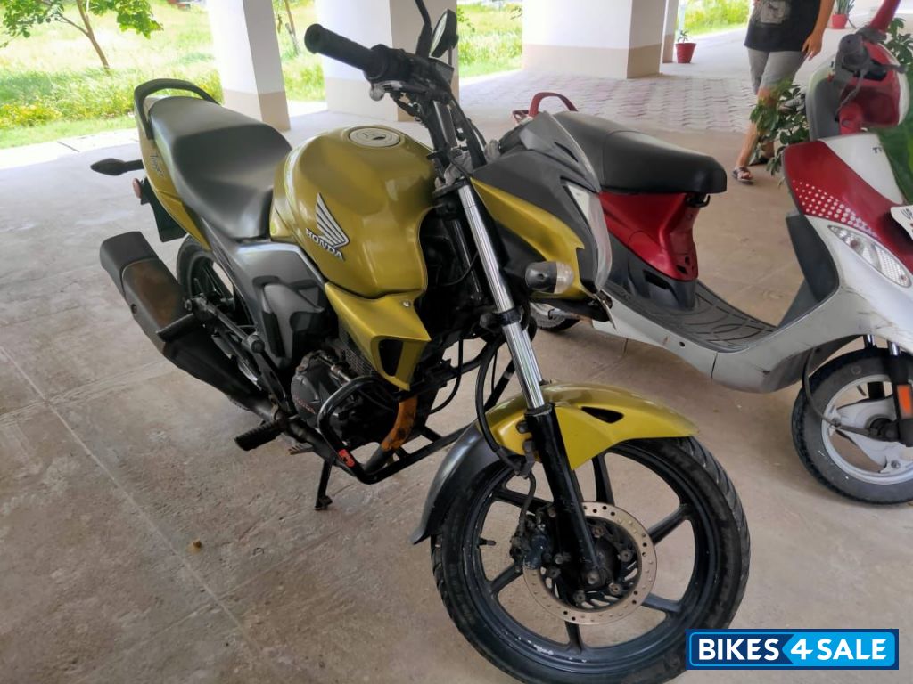 Green Honda CB Trigger