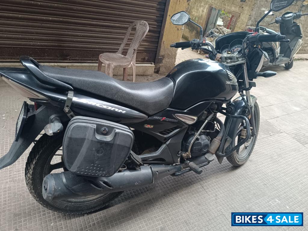 Black Honda Unicorn 160 BS6