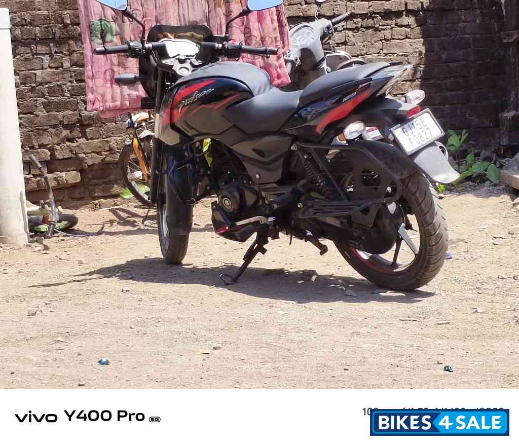 Red Back Bajaj Pulsar 125 Split Seat