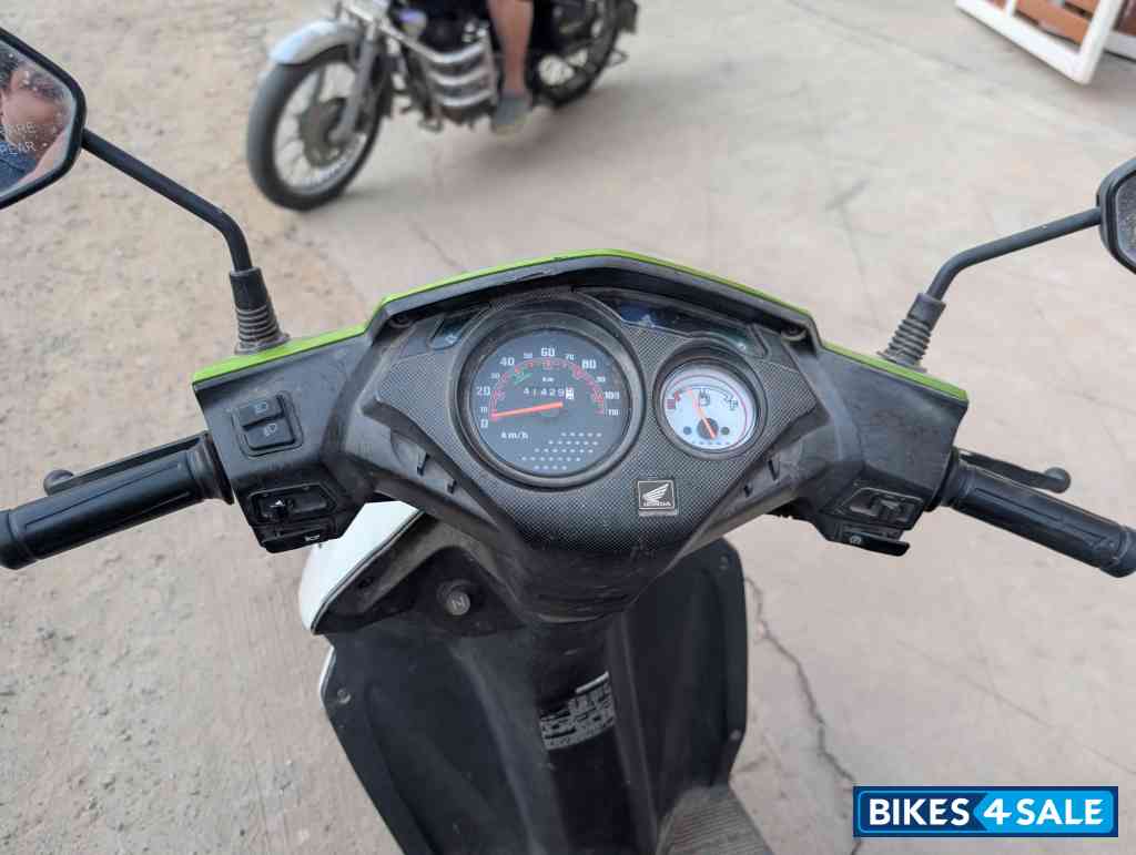 Green White Honda Dio