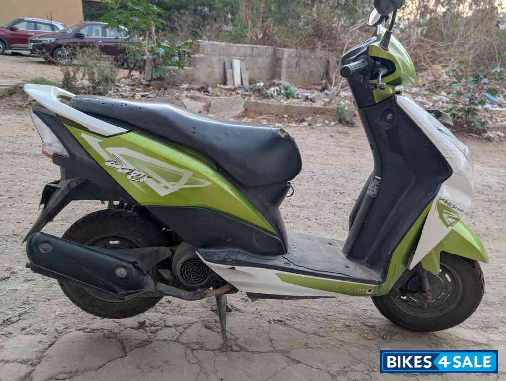 Green White Honda Dio